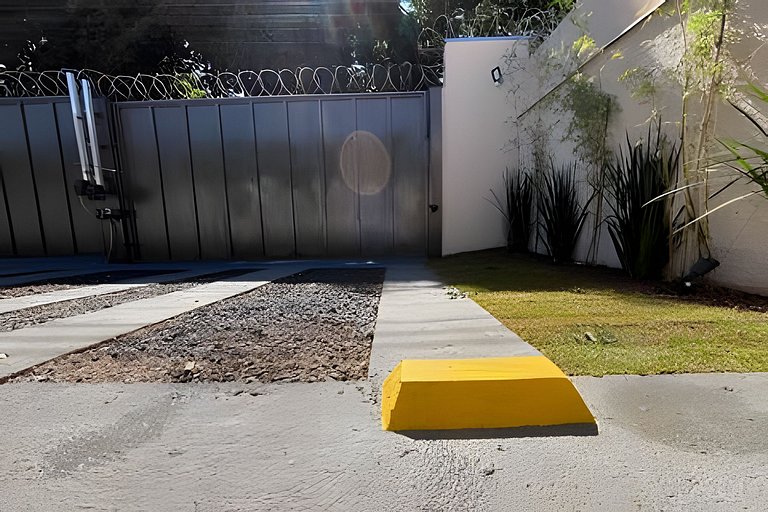Studio 9/Ar Cond./Ao lado HC UFU