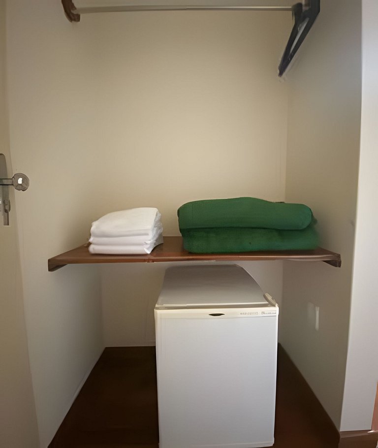 Suíte 110/Recepção/Ar Condicionado