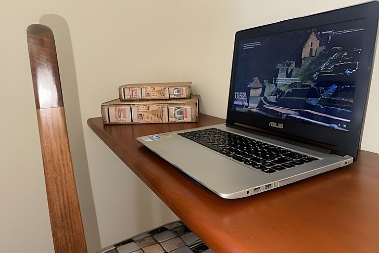 Suíte 114/Recepção/Ar Condicionado