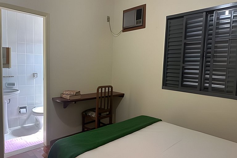 Flat 114 c/ Portaria 24 hrs/Ar Condicionado