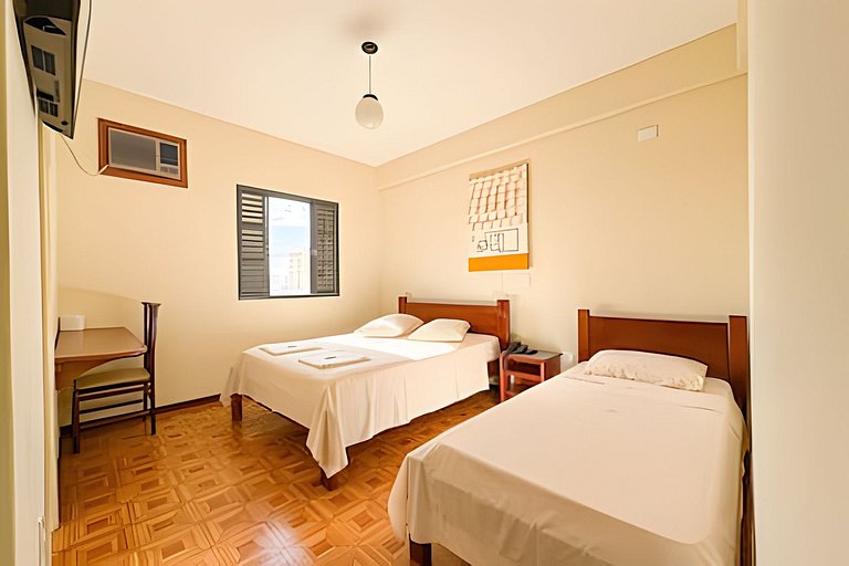 Suíte 210/Recepção/Estacionamento/Ar Condicionado