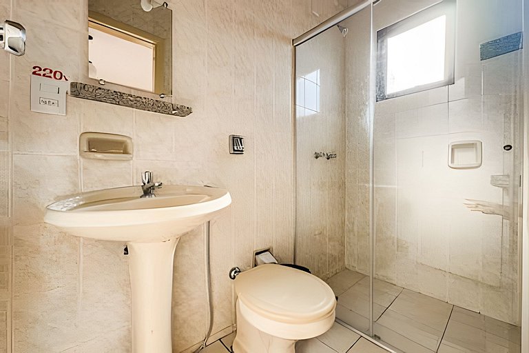 Flat 210/Recepção 24h/Estacionamento/Ar Cond