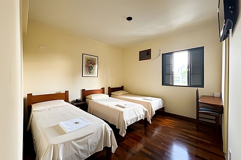 Flat 112/Recepção 24h/Estacionamento/Ar Cond.