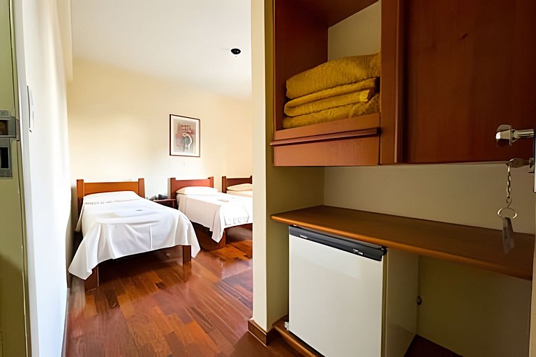 Flat 104/Recepção 24h/Estacionamento/Ar Cond
