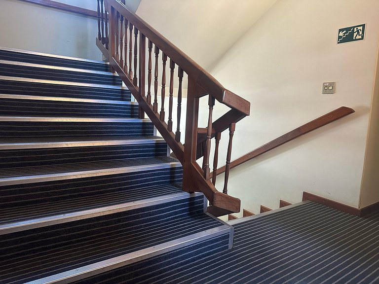 Suíte 111/Estacionamento/Recepção/Ao lado UFU