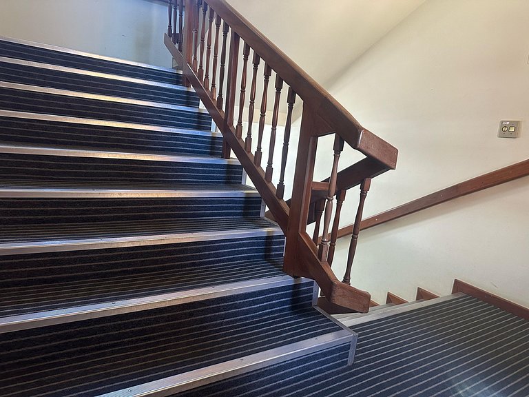 Suíte 113/Estacionamento/Recepção/Ao lado UFU