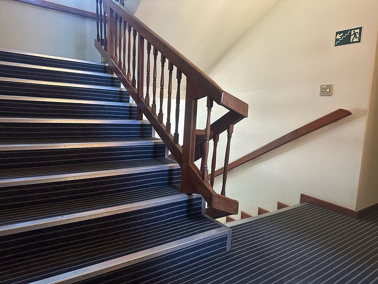 Suíte 202/Estacionamento/Recepção/Ar Cond.