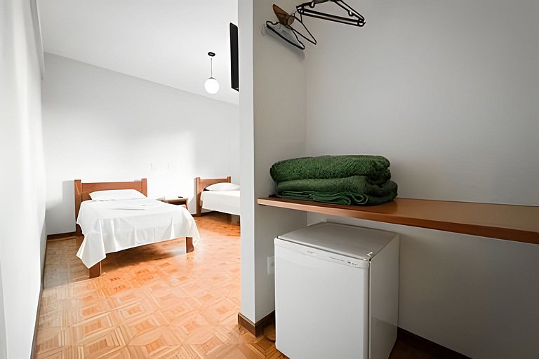 Flat 204/Ar/Recepção 24h/Estacio