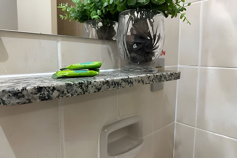Flat 204/Ar/Recepção 24h/Estacio
