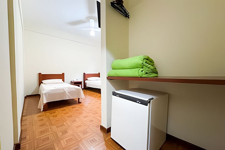 Suíte 203/Estacionamento/Recepção