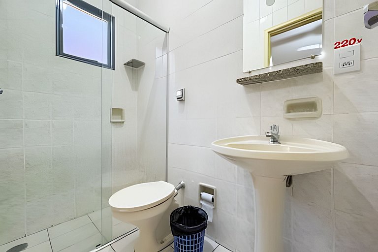 Suíte 203/Estacionamento/Recepção