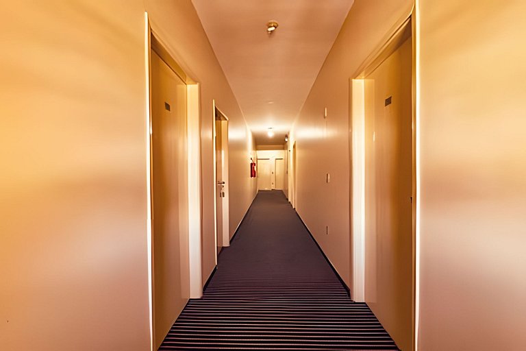 Suíte 203/Estacionamento/Recepção