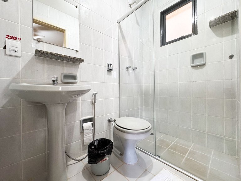 Suíte 105/Estacionamento/Recepção