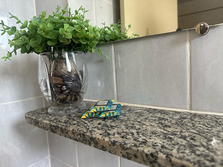 Suíte 101/Recepção/1 Cama de Casal/Ar