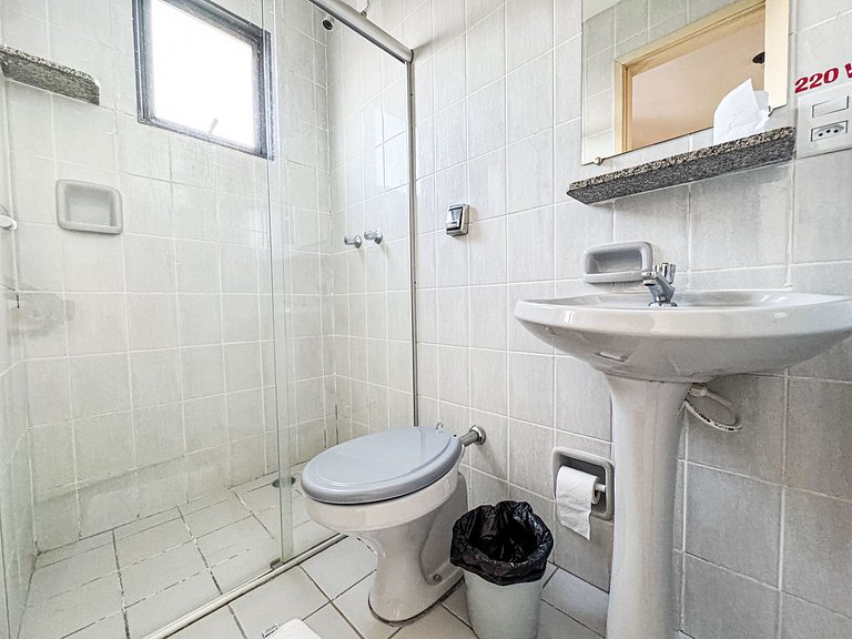 Suíte 101/Recepção/1 Cama de Casal/Ar