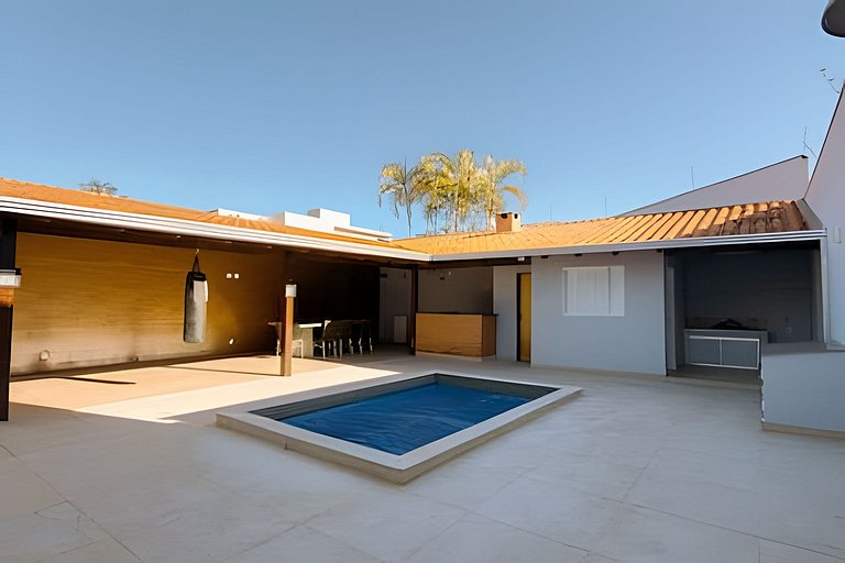 Casa Jardim Prime/ Piscina/Churrasqueira/4 quartos
