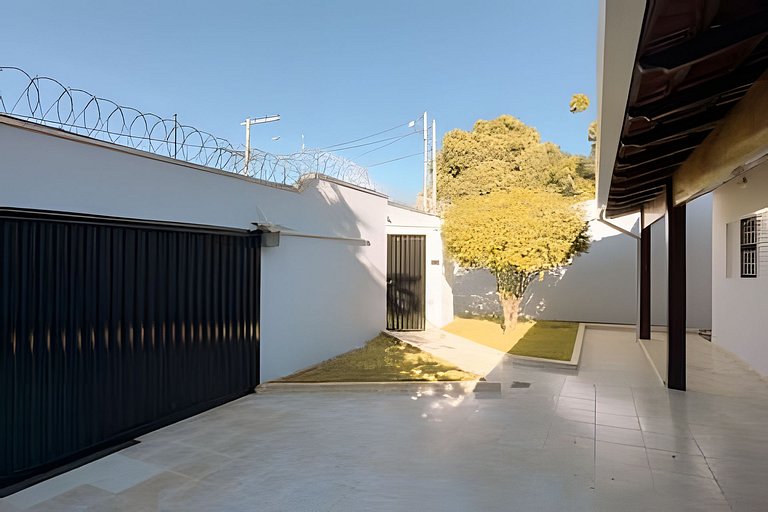 Casa Jardim Prime/ Piscina/Churrasqueira/4 quartos